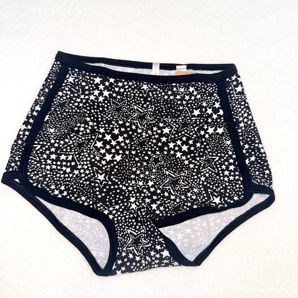 PINK Victoria's Secret Other - 3/$25 NWT! Victoria’s Secret PINK Boyshort Panty!